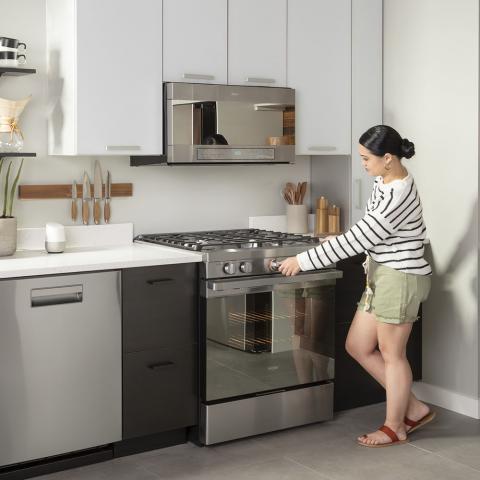 Haier 30" Gas Slide-In Gas Range with Wifi Stainless Steel